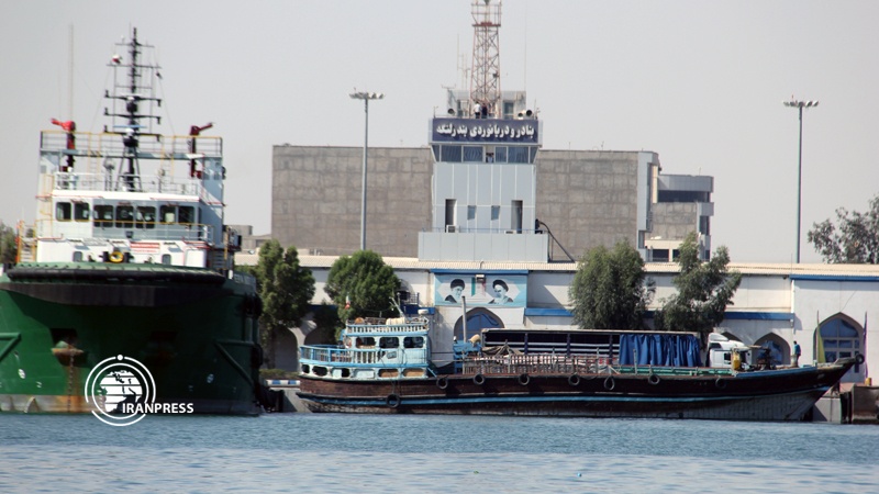 Iranpress: Southern Iranian ports report substantial increase in exports and transit of goods 