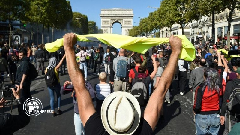 Iranpress: Champs Elysees closed, 100 arrested in Paris 