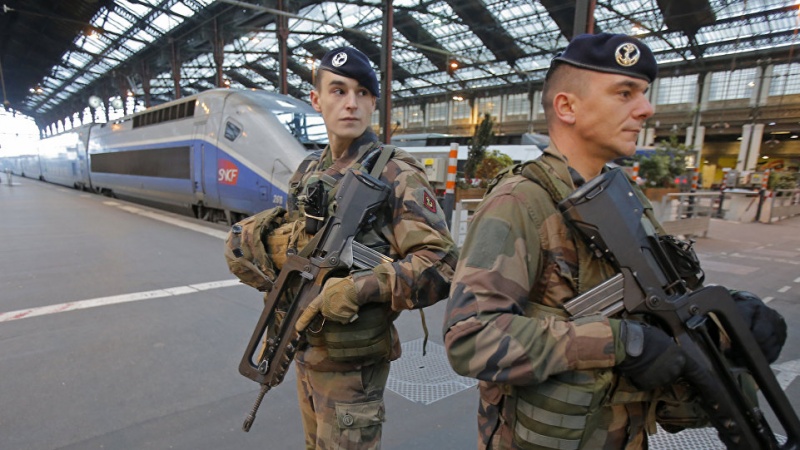 Iranpress: Two people injured in Lyon, France shooting 