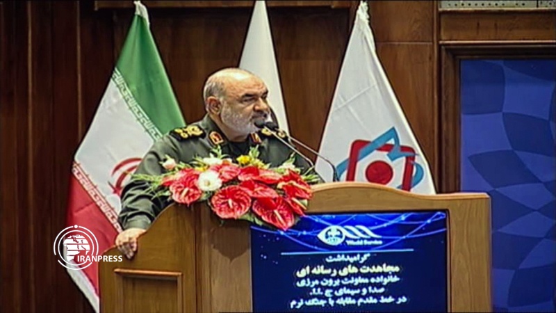 Iranpress: IRGC Commander: Truth will win and light will conquer darkness 