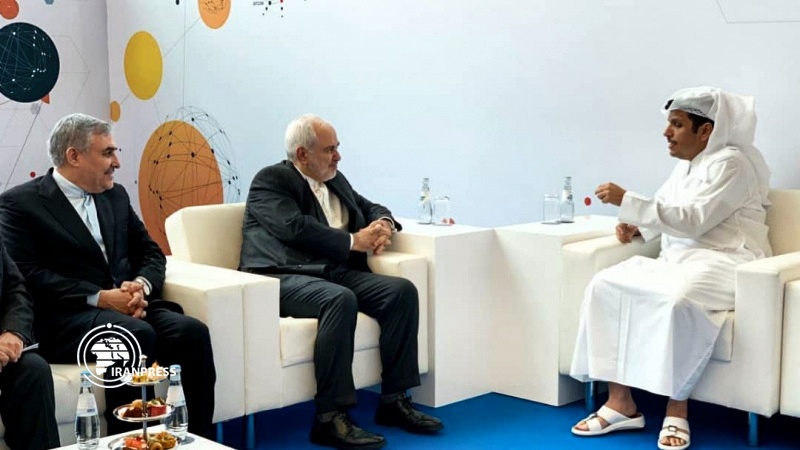 Iranpress: Iranian FM met with Qatari counterpart in Doha