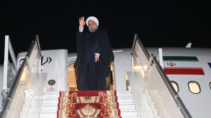 Iranpress: Iranian President Rouhani leaves Baku for Tehran
