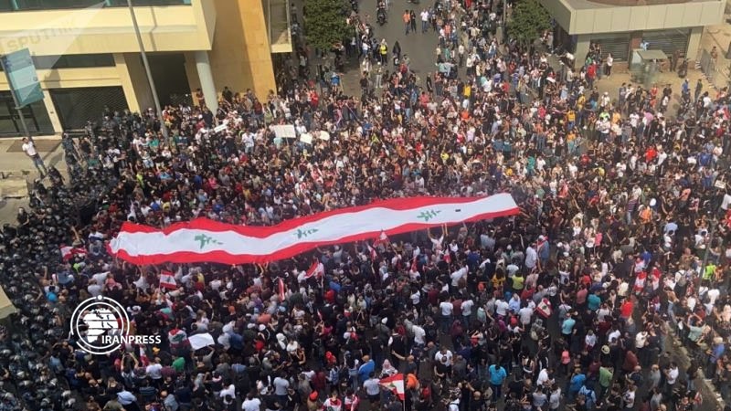 Iranpress: Lebanon protests continue for the fifth day as cabinet convenes
