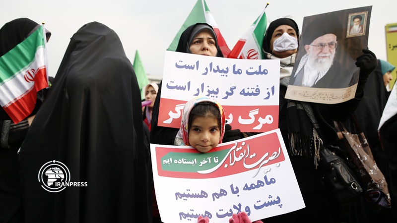 Iranpress: Photo & Video: Tehran hosts a massive pro-establishment rally
