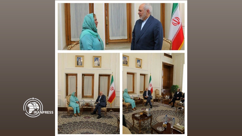 Iranpress: Pakistan ambassador meets Zarif before leaving Tehran