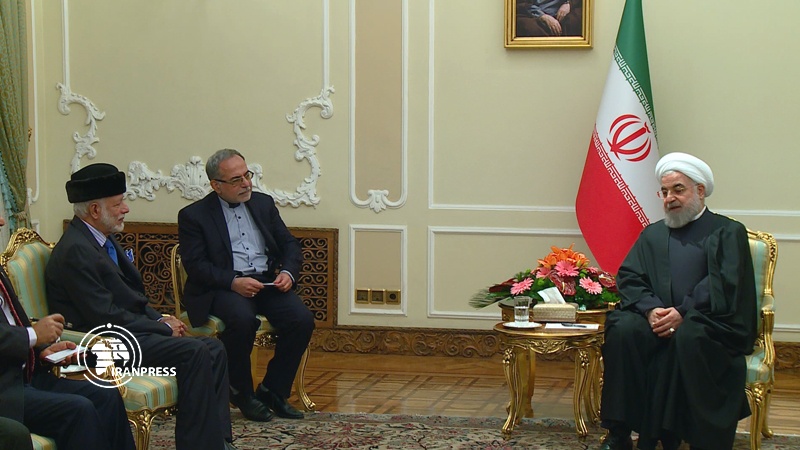 Iranpress: President Rouhani meets Omani FM
