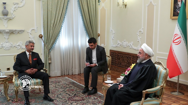 Iranpress: Iran, seeking to ease tensions in region