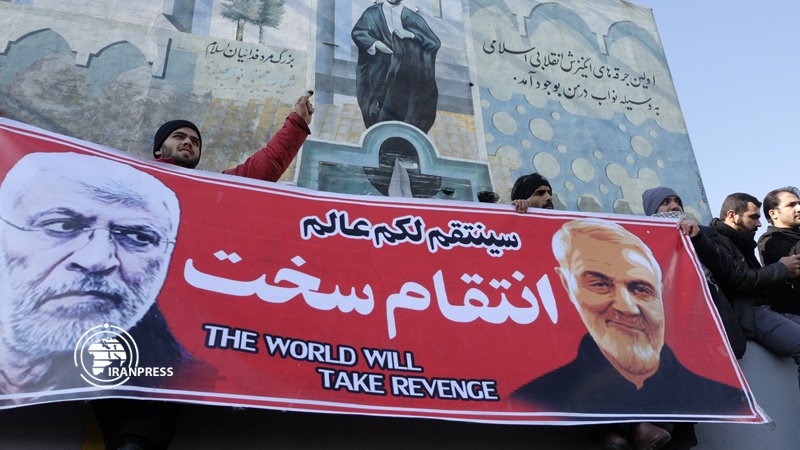 Iranpress: The path of martyr Soleimani will continue: Message of Iranian in the funeral procession