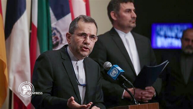 Iranpress: Iran slams US denial of FM Zarif