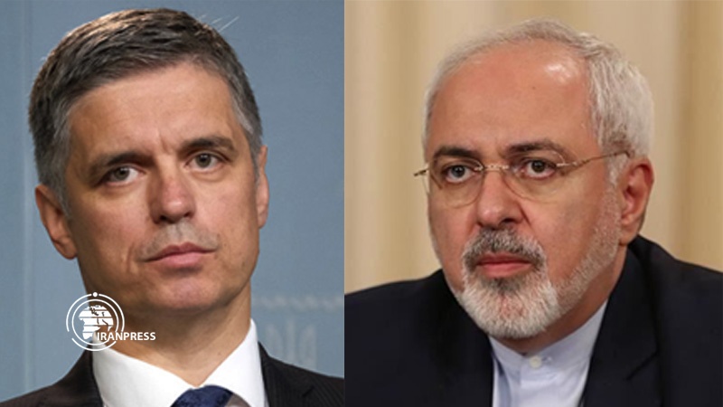 Iranpress: Iran-Ukraine FMs hold phone call
