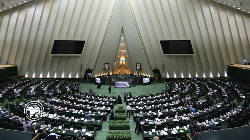 Iranpress: Majlis open session begins with presence of Iran