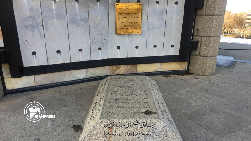 Iranpress: Tomb of Baba Tahir; a literary and artistic place for tourists
