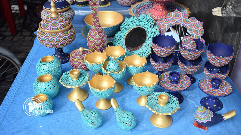 Iranpress: Art and Crafts Exhibition of Women of Gilan province gets underway in Rasht
