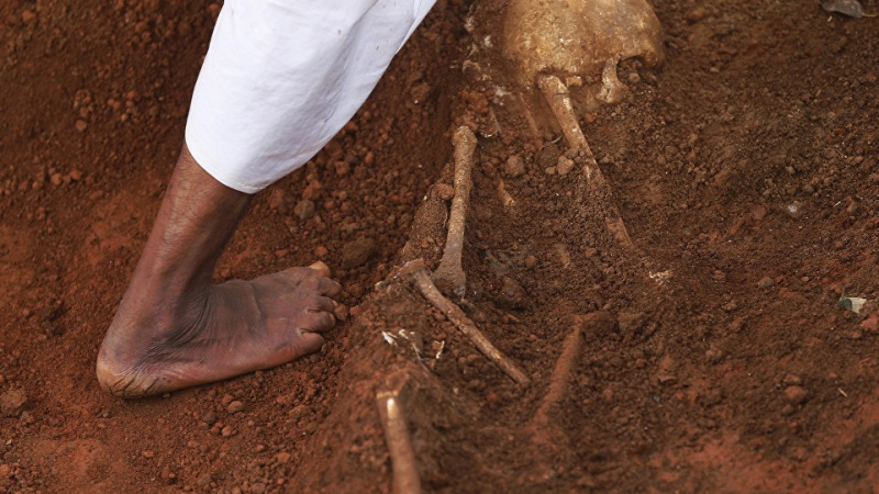 Iranpress: Mass graves containing 6,000 bodies discovered in Burundi