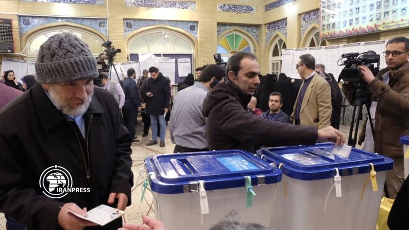 Iranpress: People participate in the election across the country