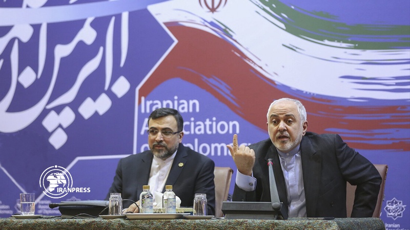 Iranpress: Zarif calls for driving diplomacy out of isolation