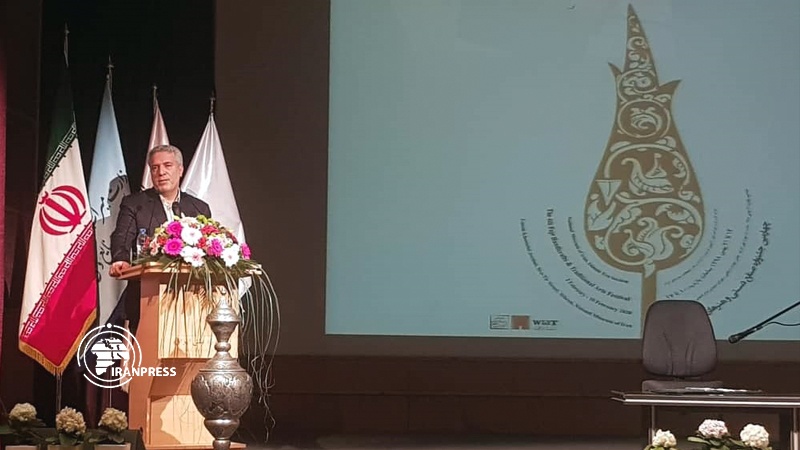 Iranpress: Minister: Iranian traditional arts have been revived