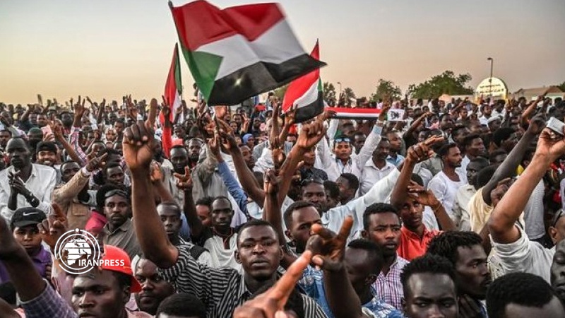 Iranpress: Sudanese condemn Al-Burhan-Netanyahu meeting
