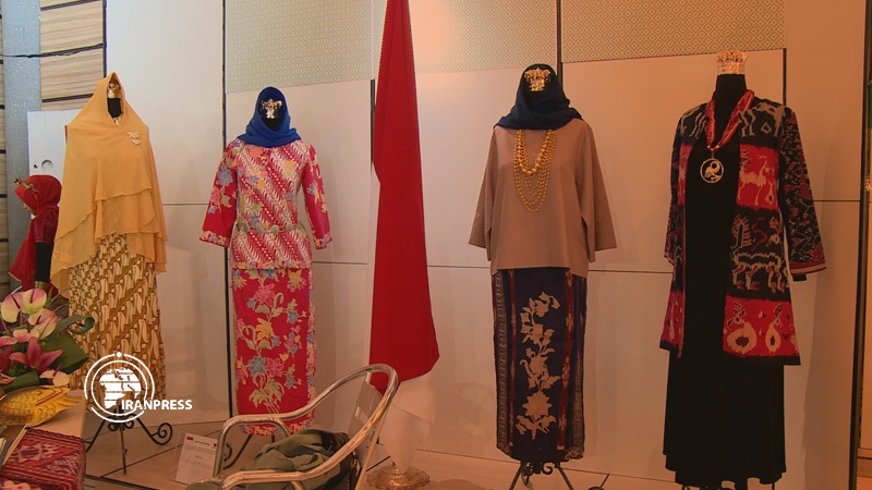 Iranpress: 9th edition of Fajr Fashion and Clothing Festival held in Tehran