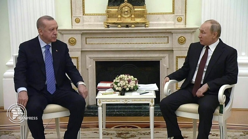 Iranpress: Erdogan, Putin Confer on Syria