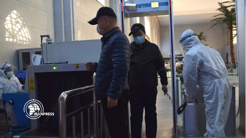 Iranpress: China reports lowest new coronavirus cases, since March 17