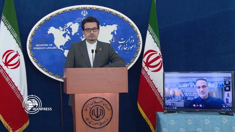 Iranpress: Iran urges civilized world not to pay attention to US cruel sanctions
