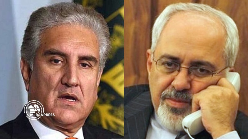 Iranpress: Zarif and Qureshi discussed latest mutual and regional developments