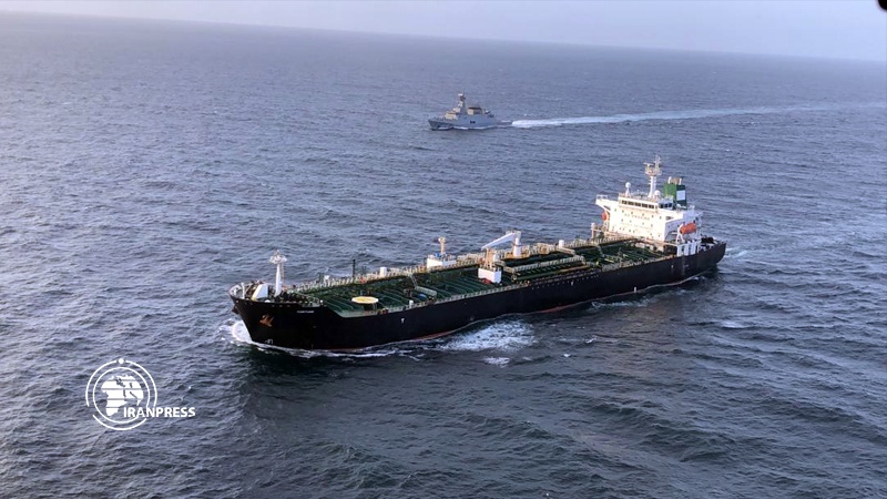 Iranpress: Footage show arrival of Iranian tanker in Venezuelan coast
