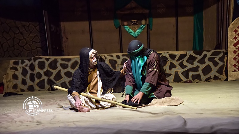 Iranpress: Ritual performance on Laylat al-Qadr in Iran