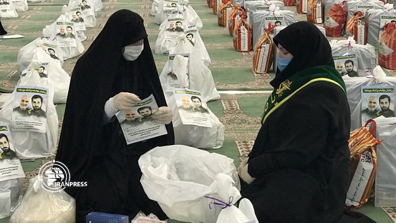 Iranpress: Photo: 110,000 livelihood packages distributed among needy in Tabriz 
