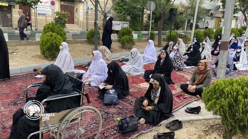 Iranpress: Eid al-Fitr prayers held, observing health protocol