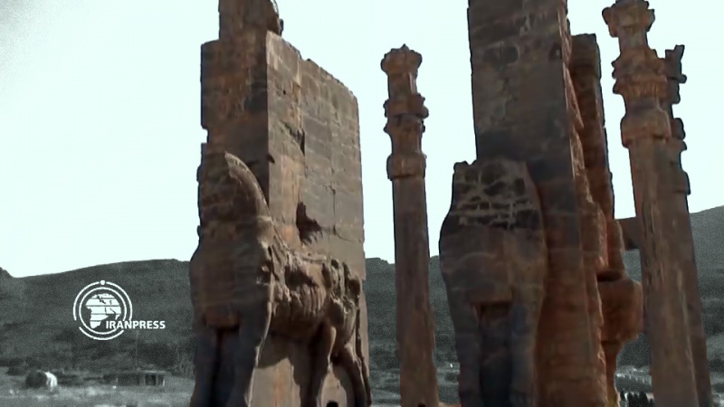 Iranpress: Persepolis mysterious stone complex in the World