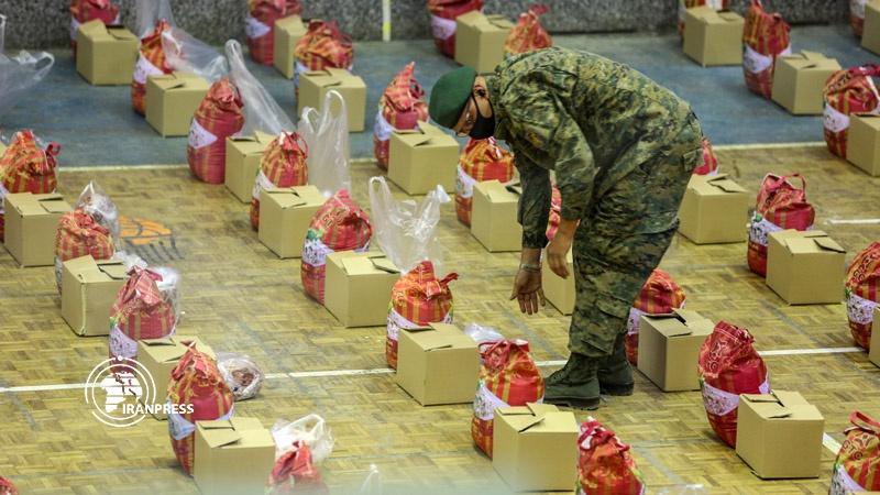 Iranpress: 20,000 food packages distributed among needy people in Kurdistan