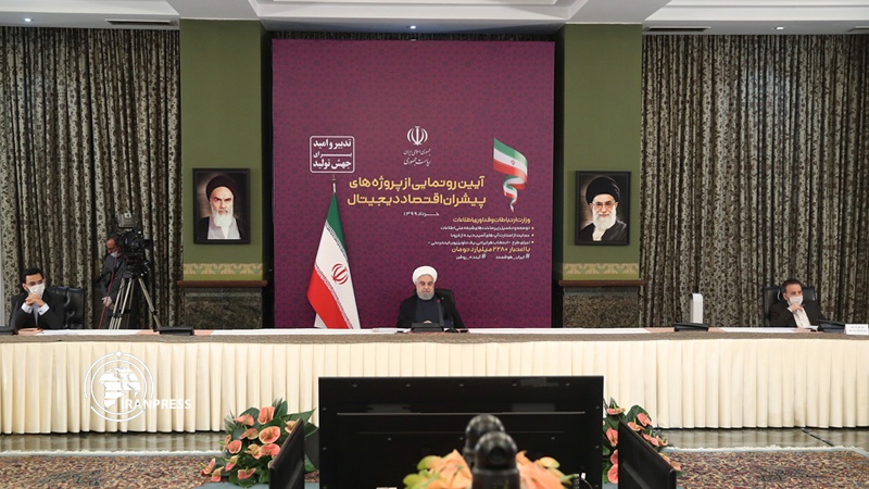 Iranpress: Rouhani: Traditional economy is changing to digital economy