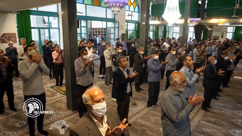 Iranpress: Eid al-Fitr prayers in Dar Al-Salam Mosque in Sari 