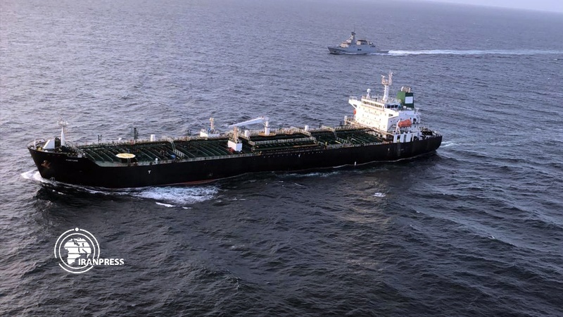 Iranpress: Labor Minister appreciates Iranian tankers