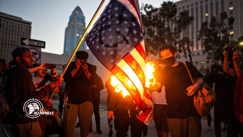 Iranpress: Protesters burn US flag in California