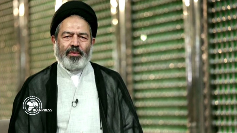Iranpress: This is era of Imam Khomeini: Leader