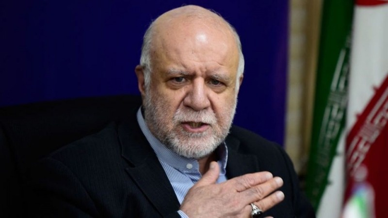 Iranpress: Investment of 4.7 billion Euros in 3 Iranian oil projects: oil minister