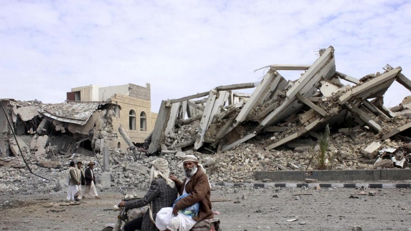 Iranpress: Saudi warplanes attack areas in Yemen