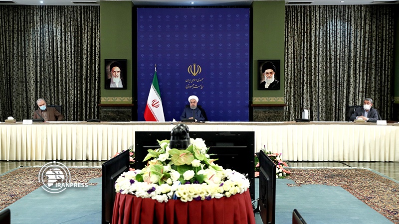 Iranpress: Iranian nation never succumbs to pressure: Pres. Rouhani