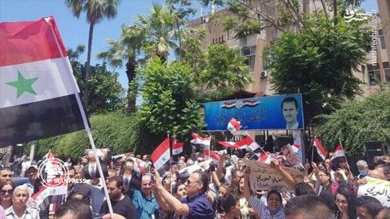 Iranpress: Anti-American protests by Syrian people in northeast of country