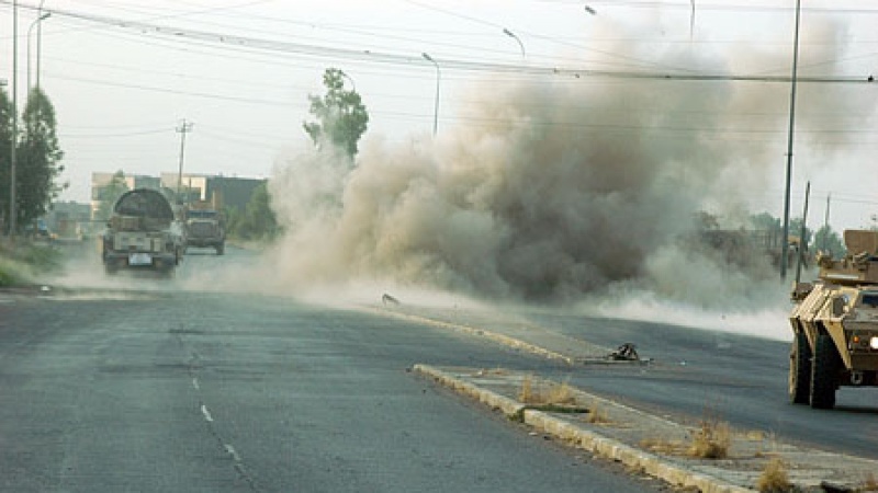 Iranpress: A roadside bomb hits US military convoy in Iraq