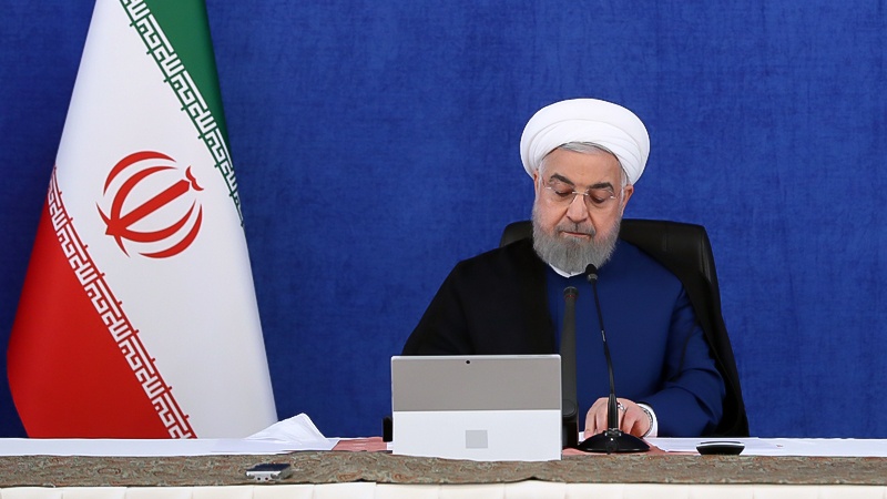 Iranpress: Rouhani stresses balanced way to confront coronavirus