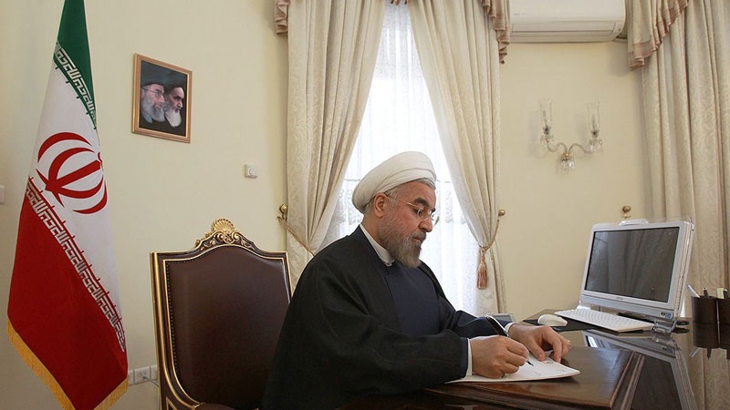 Iranpress: Rouhani urges measures to prepare and test Coronavirus vaccine inside
