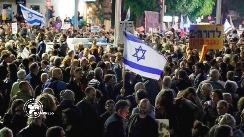 Iranpress: Netanyahu says protesters threaten to kill him