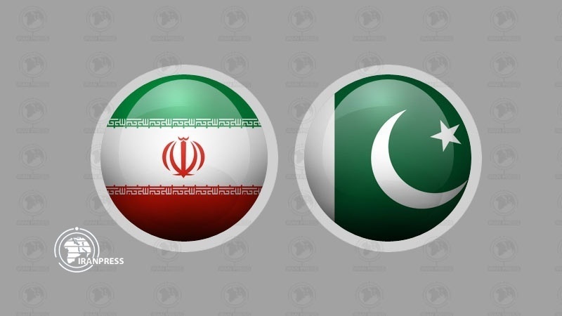 Iranpress: Iran, Pakistan urge boosting cooperation on railroad transportation
