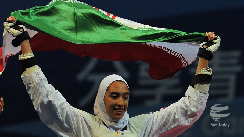 Iranpress: کسب نخستین مدال تاریخ بانوان ایران در بازی‌های المپیک