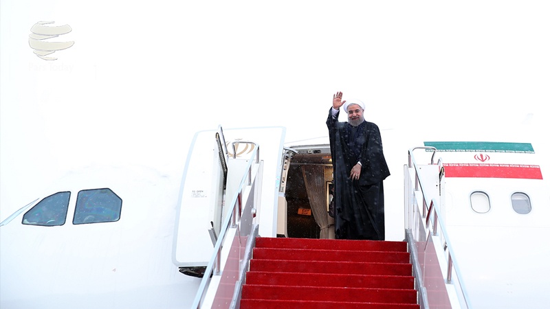 Iranpress: رییس جمهوری، آستانه را به مقصد بیشکک ترک کرد