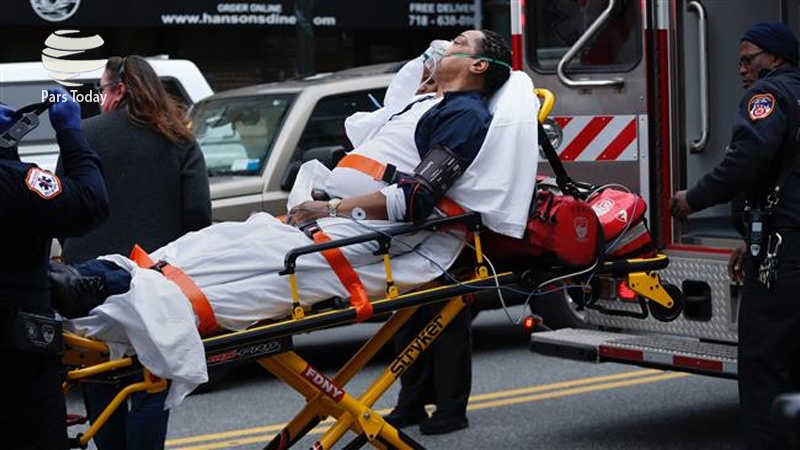Iranpress: ده ها مجروح در سانحه خروج قطار از ریل در نیویورک